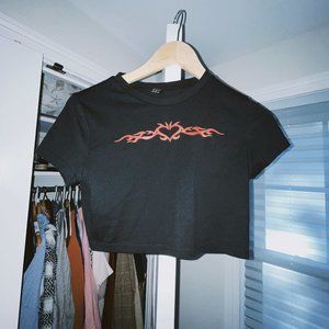 Heart Graphic Black Crop Tee